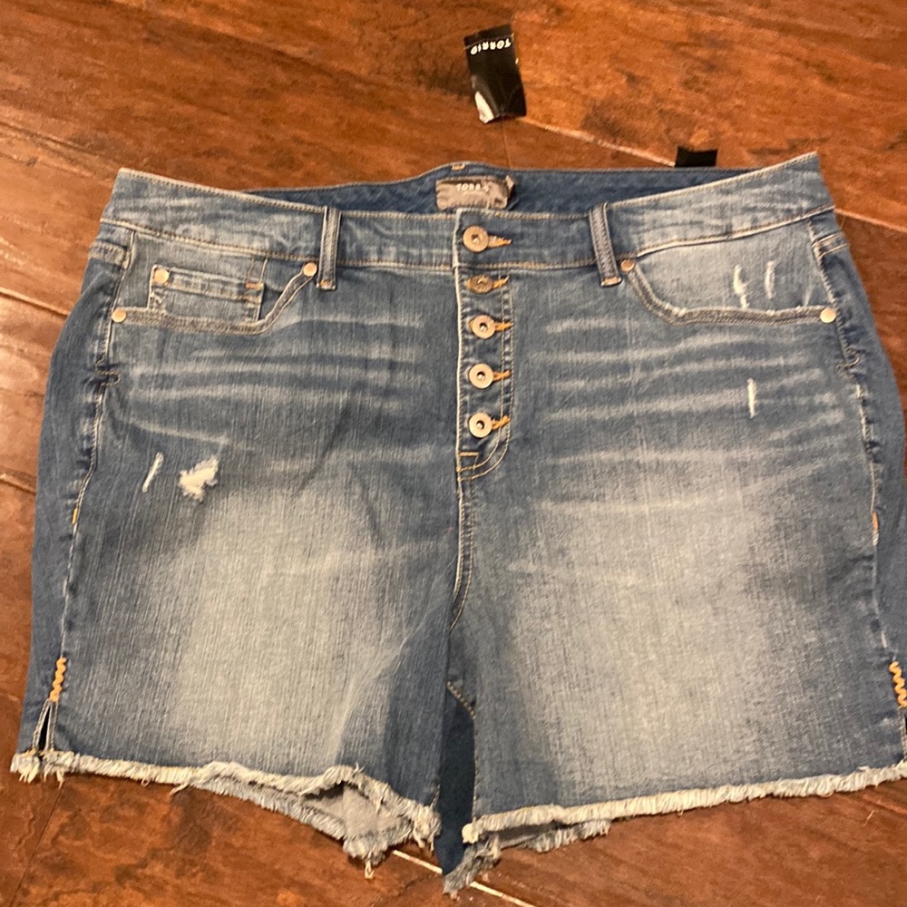 Torrid Denim Shorts Plus Size 20 NWT